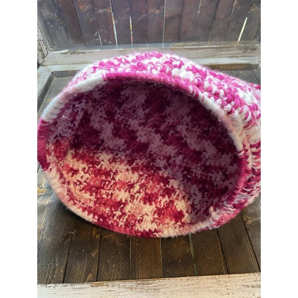 Handmade Crochet Pink/White Cat Cave Cat Bed Hideaway Warm Snuggle Cave L